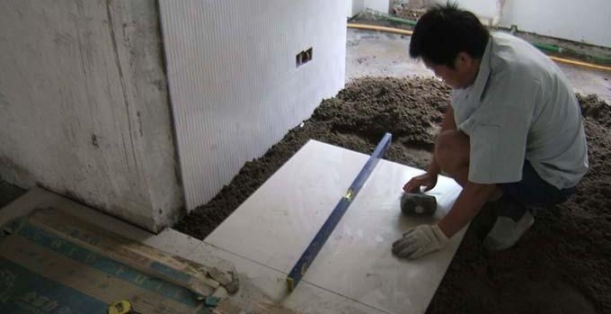 铺贴瓷砖时容易遇到这8个问题，我家不小心中了3个！